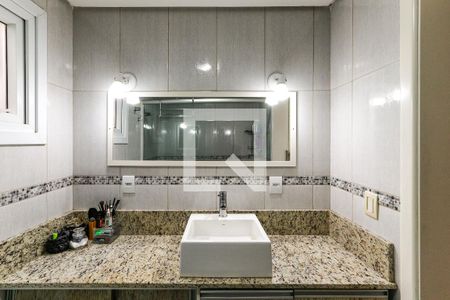 Casa à venda com 244m², 3 quartos e 2 vagasBanheiro da Suíte