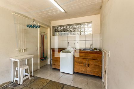 Casa à venda com 244m², 3 quartos e 2 vagasLavanderia