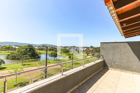 Casa à venda com 244m², 3 quartos e 2 vagasTerraço