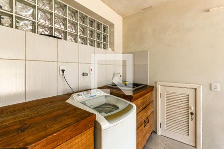 Casa à venda com 244m², 3 quartos e 2 vagasLavanderia