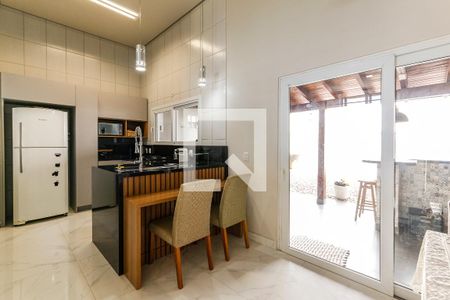 Casa à venda com 244m², 3 quartos e 2 vagasCozinha