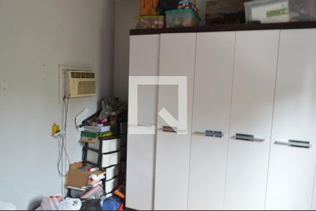 Casa de condomínio à venda com 180m², 4 quartos e 1 vagaQuarto 2