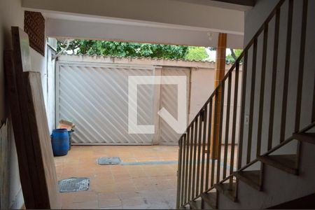 Casa de condomínio à venda com 180m², 4 quartos e 1 vagaGaragem 