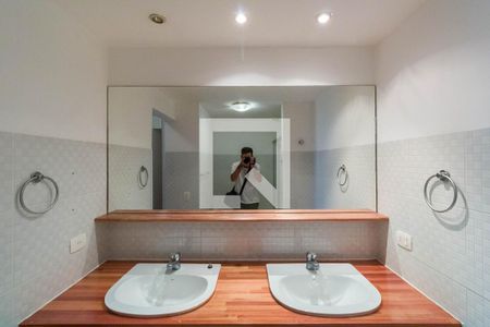 Apartamento à venda com 94m², 2 quartos e 2 vagasBanheiro