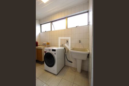 Apartamento à venda com 114m², 3 quartos e 1 vagaÁrea de Serviço