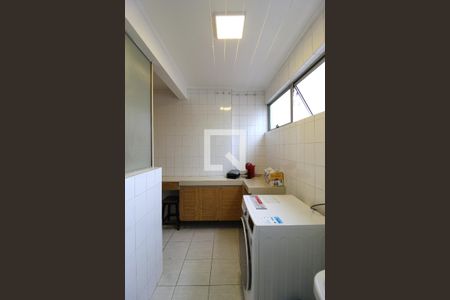 Apartamento à venda com 114m², 3 quartos e 1 vagaÁrea de Serviço