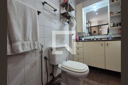 Apartamento à venda com 369m², 5 quartos e 2 vagasBanheiro da Suíte 2