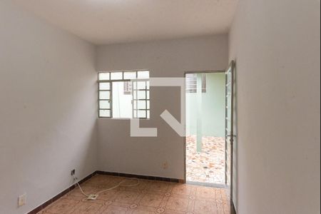 Casa à venda com 250m², 3 quartos e 3 vagas Casa à venda com 250m², 3 quartos e 3 vagasCasa 2- Sala