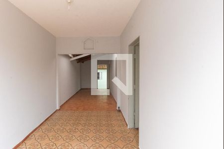 Casa à venda com 250m², 3 quartos e 3 vagas Casa à venda com 250m², 3 quartos e 3 vagasVaranda