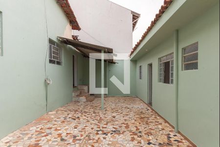 Casa à venda com 250m², 3 quartos e 3 vagas Casa à venda com 250m², 3 quartos e 3 vagasQuintal