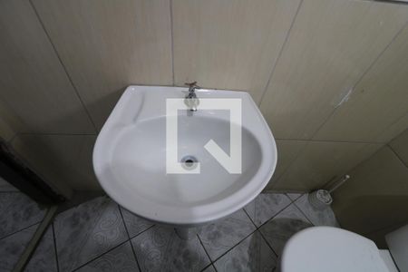 Banheiro - Pia de casa para alugar com 2 quartos, 70m² em Cidade São Jorge, Santo André