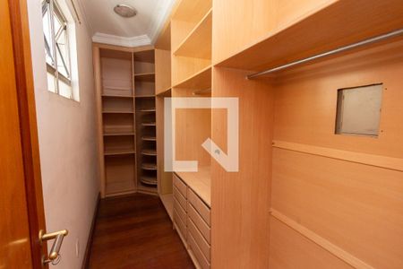 Apartamento para alugar com 287m², 4 quartos e 3 vagasCloset da Suite