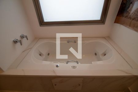 Apartamento à venda com 840m², 5 quartos e 7 vagasBanheiro da Suíte 5 - Senhora