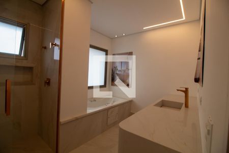 Apartamento à venda com 840m², 5 quartos e 7 vagasBanheiro da Suíte 5 - Senhora