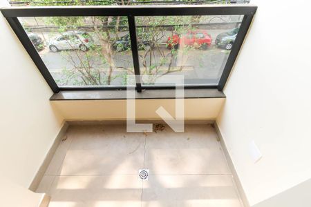 Apartamento para alugar com 39m², 2 quartos e sem vaga Apartamento para alugar com 39m², 2 quartos e sem vagaVaranda