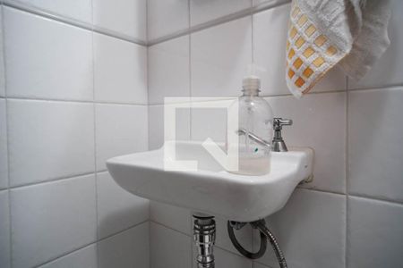 Casa à venda com 150m², 2 quartos e 2 vagas Casa à venda com 150m², 2 quartos e 2 vagasBanheiro 2