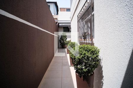 Casa à venda com 150m², 2 quartos e 2 vagas Casa à venda com 150m², 2 quartos e 2 vagasQuintal
