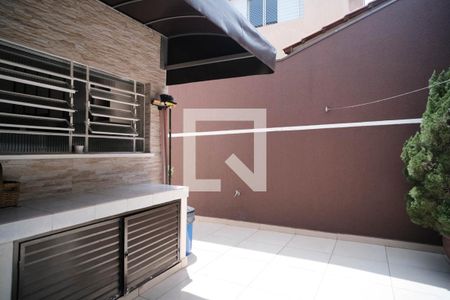 Casa à venda com 150m², 2 quartos e 2 vagas Casa à venda com 150m², 2 quartos e 2 vagasQuintal