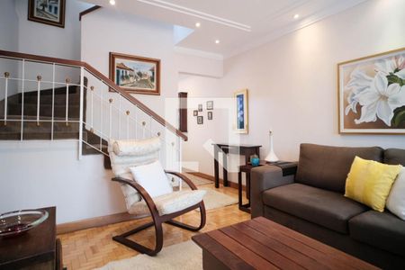 Sala de casa à venda com 2 quartos, 150m² em Jardim Eliane, São Paulo