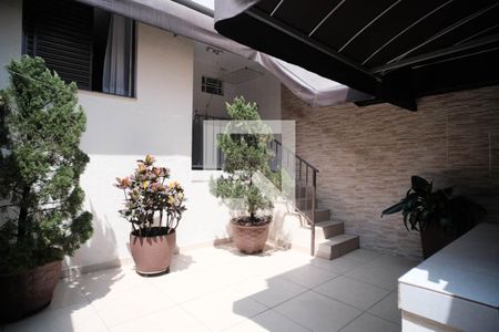 Casa à venda com 150m², 2 quartos e 2 vagas Casa à venda com 150m², 2 quartos e 2 vagasQuintal