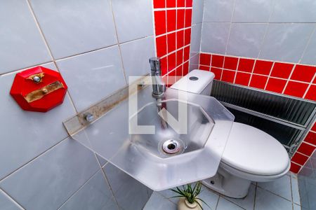 Casa à venda com 180m², 5 quartos e sem vagaLavabo