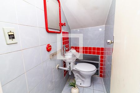 Casa à venda com 180m², 5 quartos e sem vagaLavabo