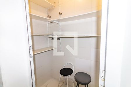 Apartamento à venda com 110m², 3 quartos e 2 vagas Apartamento à venda com 110m², 3 quartos e 2 vagasÁrea de Serviço