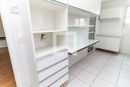 Apartamento à venda com 110m², 3 quartos e 2 vagas Apartamento à venda com 110m², 3 quartos e 2 vagasCozinha
