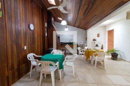 Casa de condomínio para alugar com 362m², 4 quartos e 3 vagas Casa de condomínio para alugar com 362m², 4 quartos e 3 vagasÁrea externa