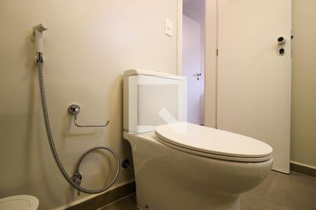 Apartamento para alugar com 63m², 2 quartos e 2 vagas Apartamento para alugar com 63m², 2 quartos e 2 vagasBanheiro