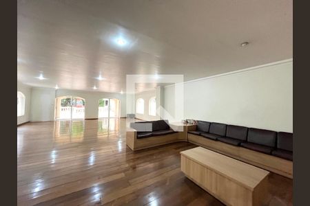 Apartamento à venda com 80m², 2 quartos e 1 vaga Apartamento à venda com 80m², 2 quartos e 1 vagaHall social