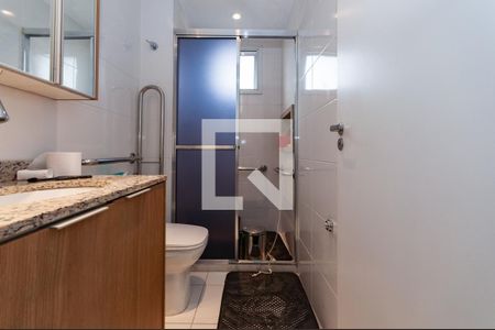 Apartamento à venda com 73m², 2 quartos e 2 vagasBanheiro do quarto 2 Suíte