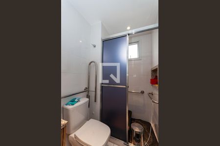 Apartamento à venda com 73m², 2 quartos e 2 vagasBanheiro do quarto 2 Suíte