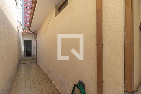 Casa à venda com 350m², 4 quartos e 2 vagasCorredor lateral
