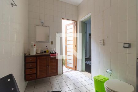 Casa à venda com 350m², 4 quartos e 2 vagasBanheiro da suíte