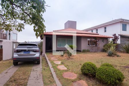 Casa de condomínio à venda com 418m², 4 quartos e 4 vagasFachada