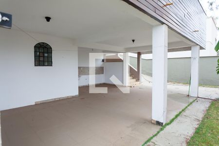 Casa de condomínio à venda com 418m², 4 quartos e 4 vagasQuintal / garagem