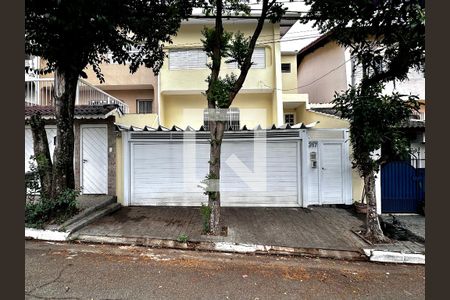 Casa para alugar com 151m², 3 quartos e 2 vagasFachada
