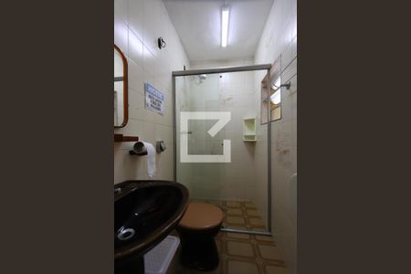 Casa à venda com 328m², 2 quartos e 2 vagasBanheiro da Suíte 1