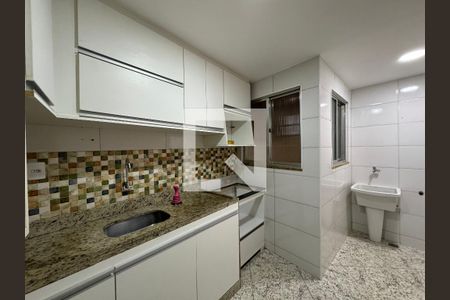 Apartamento à venda com 90m², 2 quartos e 1 vaga Apartamento à venda com 90m², 2 quartos e 1 vagaCozinha e Área de Serviço