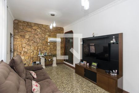 Casa para alugar com 200m², 3 quartos e 4 vagasSala