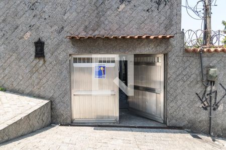 Casa para alugar com 200m², 3 quartos e 4 vagasplaca