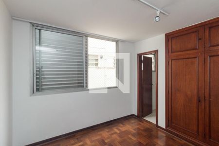 Apartamento à venda com 288m², 4 quartos e 4 vagasQuarto 4 - Suíte