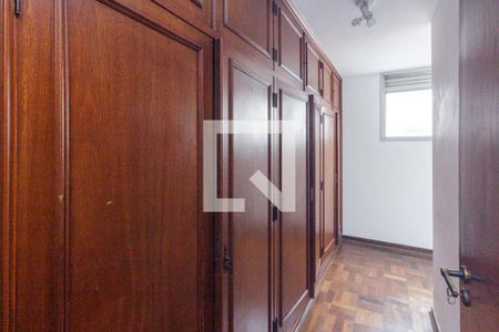 Apartamento à venda com 288m², 4 quartos e 4 vagasRoupeiro