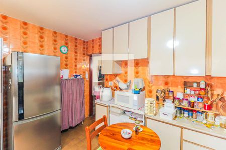 Casa à venda com 125m², 3 quartos e 2 vagas Casa à venda com 125m², 3 quartos e 2 vagasCozinha