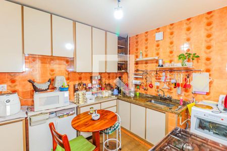 Casa à venda com 125m², 3 quartos e 2 vagas Casa à venda com 125m², 3 quartos e 2 vagasCozinha