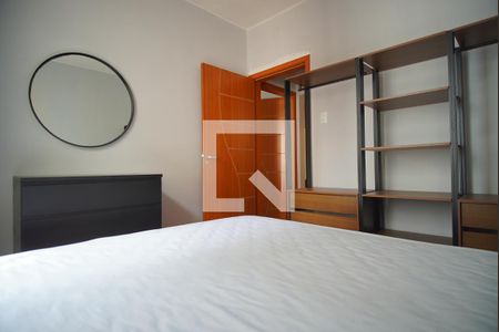 Quarto 1 de apartamento para alugar com 2 quartos, 66m² em Santa Cecília, Porto Alegre