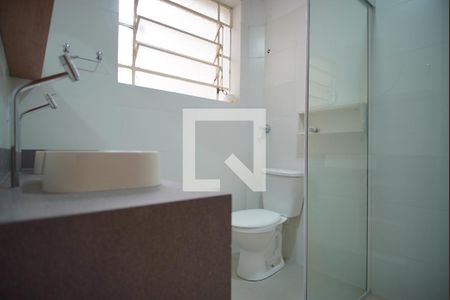 Banheiro Corredor de apartamento para alugar com 2 quartos, 66m² em Santa Cecília, Porto Alegre