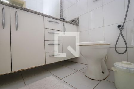 Apartamento à venda com 94m², 2 quartos e 2 vagasBanheiro da Suite