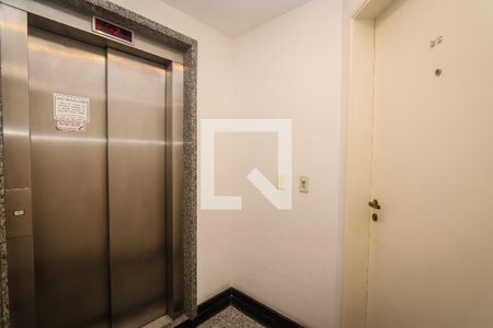 Apartamento à venda com 94m², 2 quartos e 2 vagasHall Social